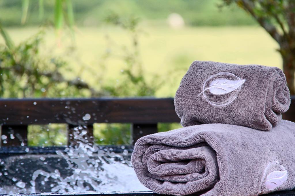 Le Domaine Des Pres Verts Suites & Chambres Avec Jacuzzi Privatif Jouey Ngoại thất bức ảnh